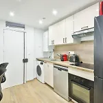 Le Nid De Montmartre